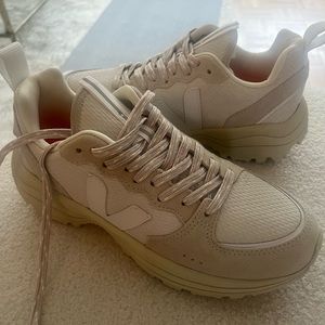 VEJA VENTURI GRAVEL WHITE SIZE EU 37 *NEW*